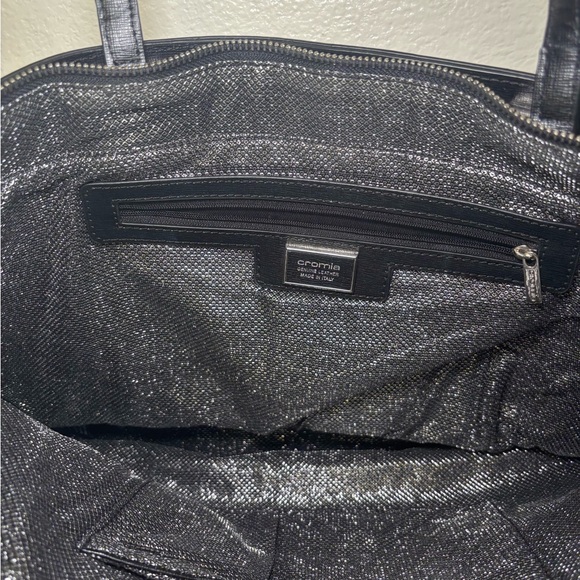 Elegant Black and White Patterned Tote - Picture 4 of 7